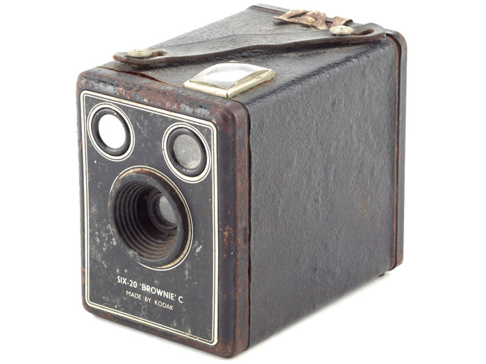 Camera, 1946-1957, England, by Eastman Kodak Company. Gift of Mrs W G Conroy, 1999. CC BY-NC-ND licence. Te Papa (GH009092)