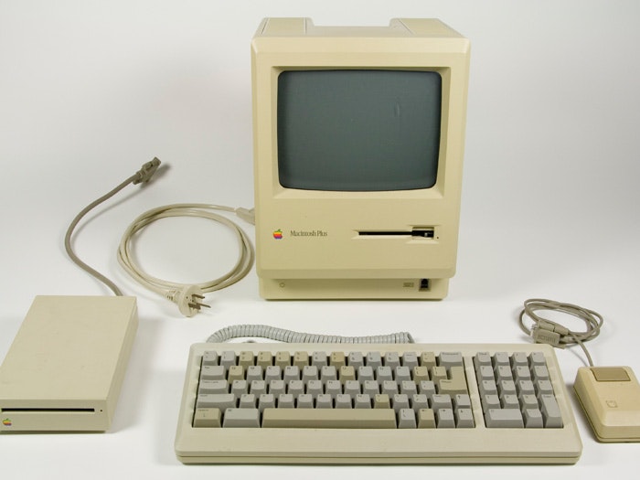 Macintosh Plus computer, 1986, United States, by Apple Computer, Inc.. Gift of Don Long, 2011. CC BY-NC-ND licence. Te Papa (GH021018)